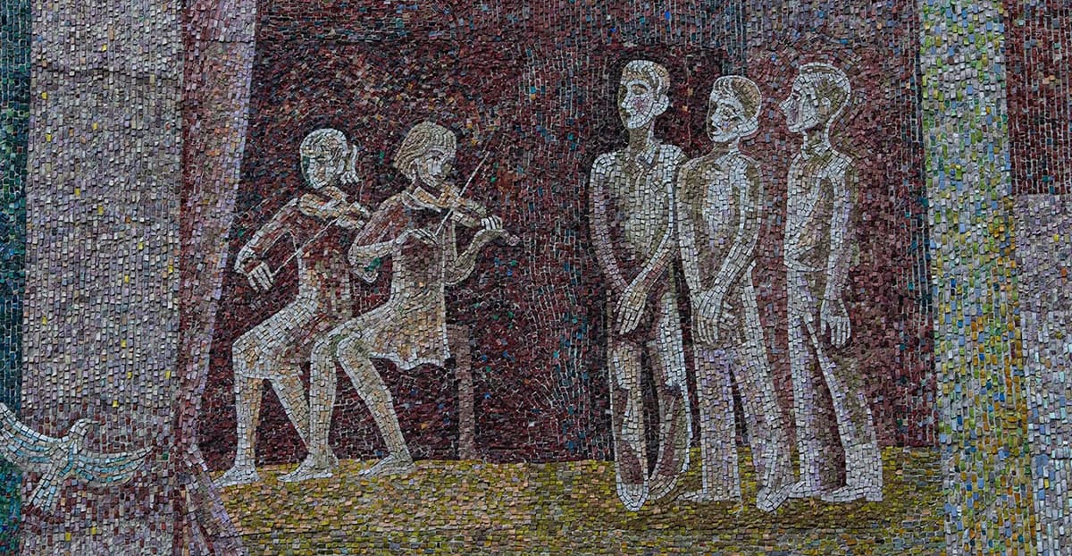 This figure shown a lot of small tiles create a giant mosaic